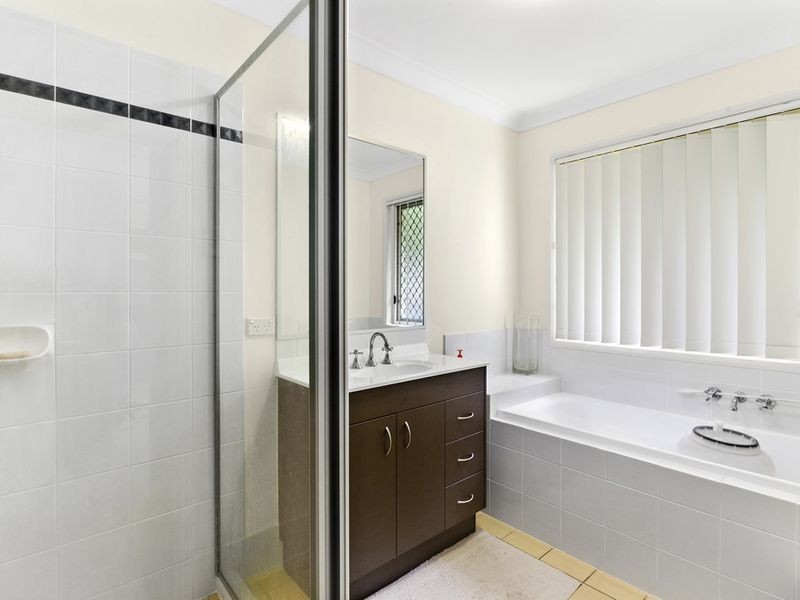 14 Pritchard Court, Pacific Pines QLD 4211