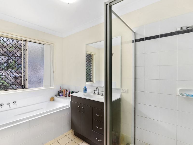 14 Pritchard Court, Pacific Pines QLD 4211