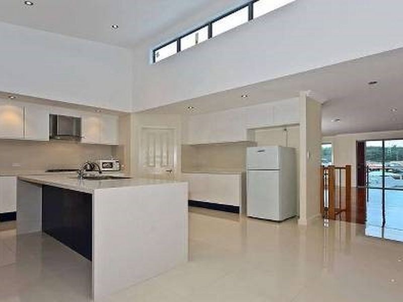 68 Diamantina Circuit, Pacific Pines QLD 4211