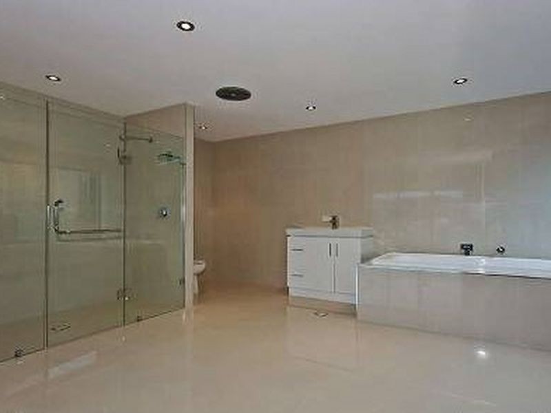68 Diamantina Circuit, Pacific Pines QLD 4211