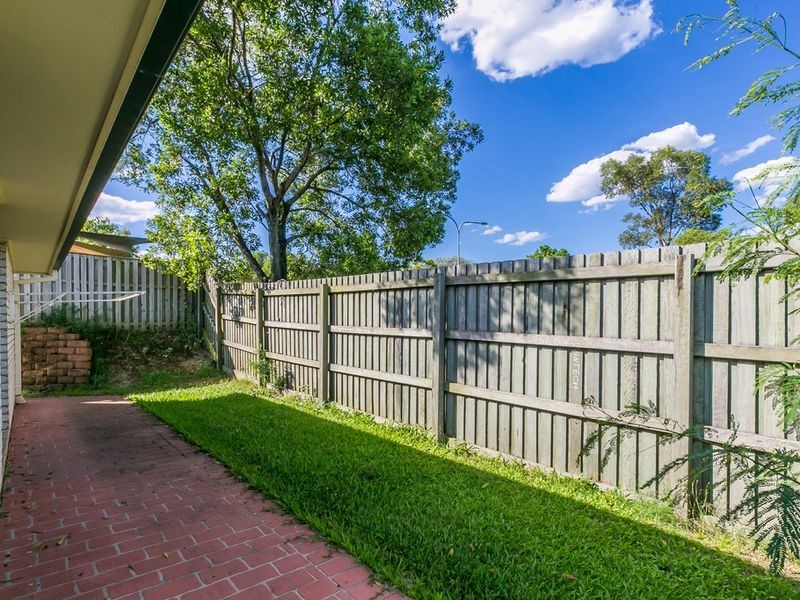 5 Murchison Street, Pacific Pines QLD 4211