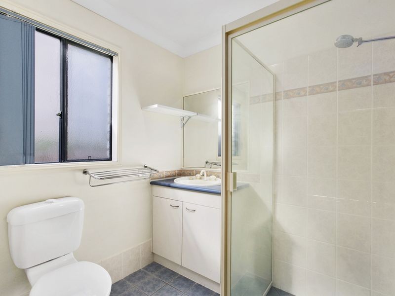 5 Murchison Street, Pacific Pines QLD 4211