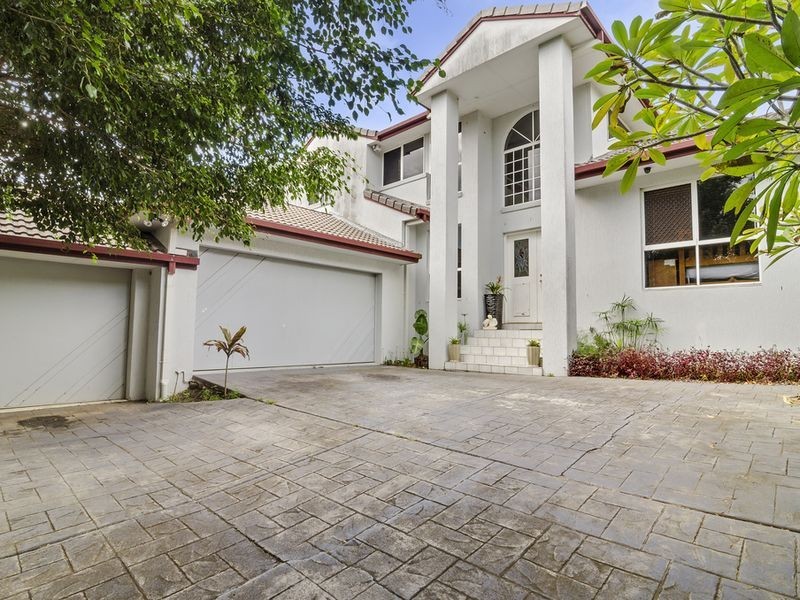 19 Chichester Drive, Arundel QLD 4214