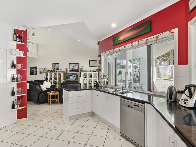 19 Chichester Drive, Arundel QLD 4214