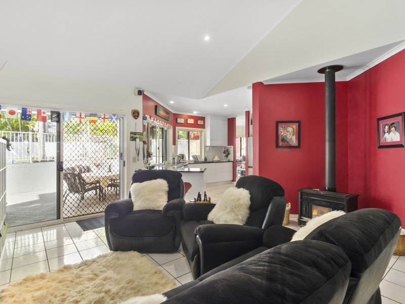 19 Chichester Drive, Arundel QLD 4214