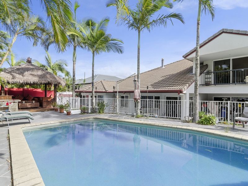 19 Chichester Drive, Arundel QLD 4214