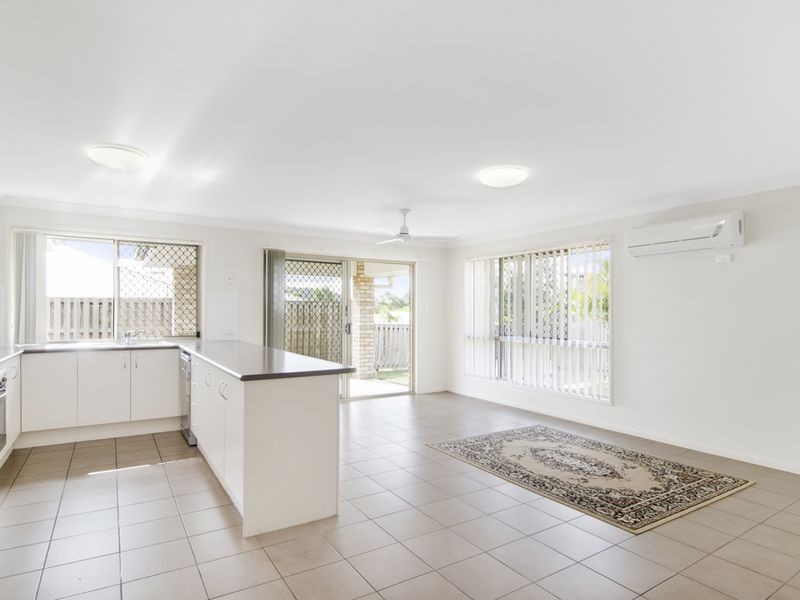 3 Yamba Street, Pacific Pines QLD 4211