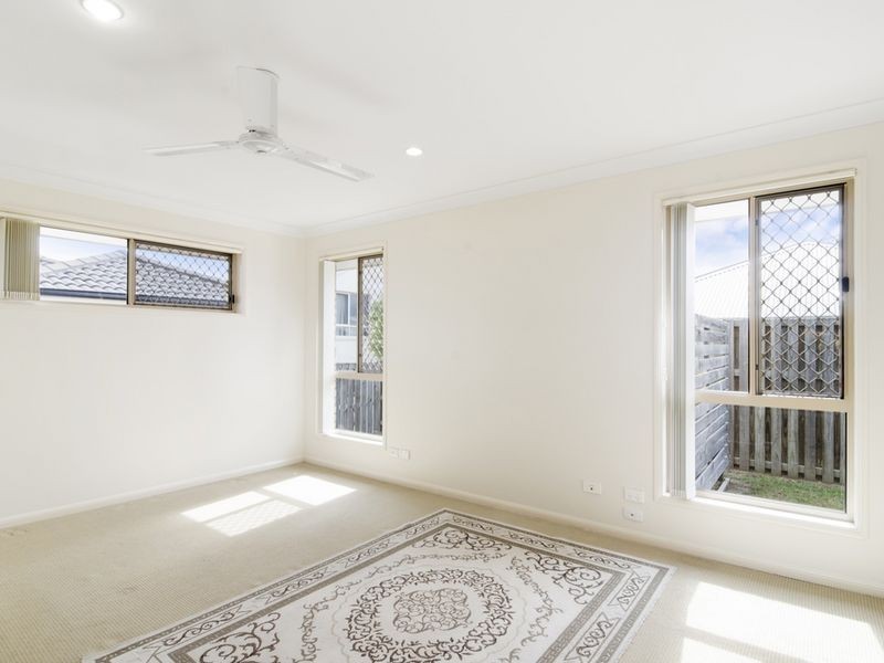 3 Yamba Street, Pacific Pines QLD 4211