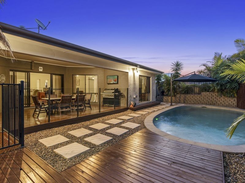 22 Angourie Crescent, Pacific Pines QLD 4211