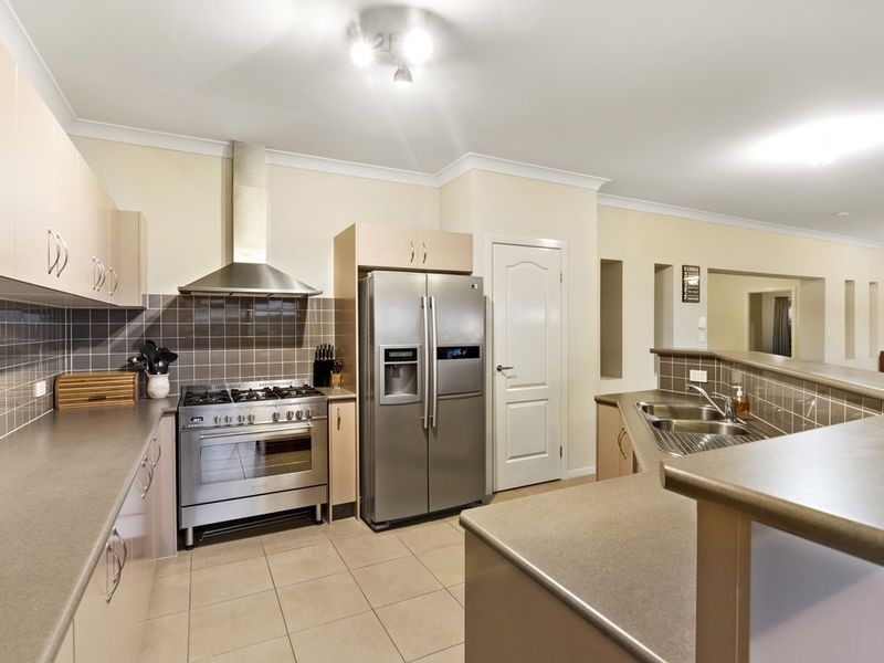 22 Angourie Crescent, Pacific Pines QLD 4211