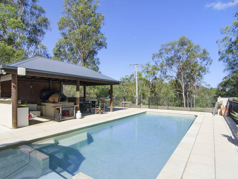 90 Holyrood Road, Maudsland QLD 4210