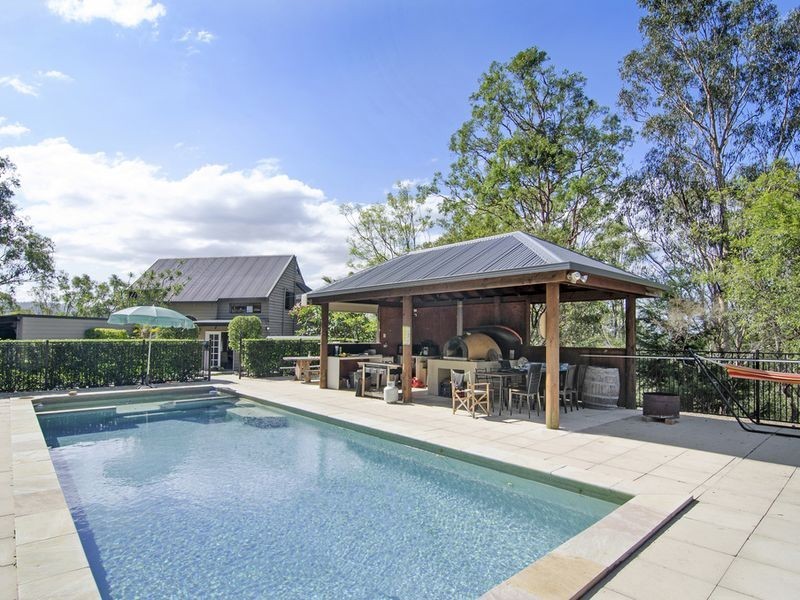 90 Holyrood Road, Maudsland QLD 4210