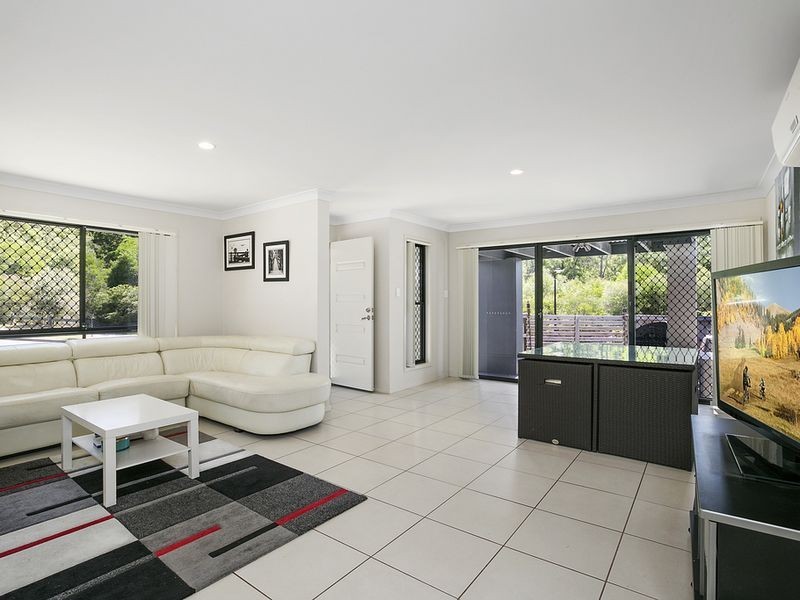 2/43 Barradeen Circuit, Pacific Pines QLD 4211