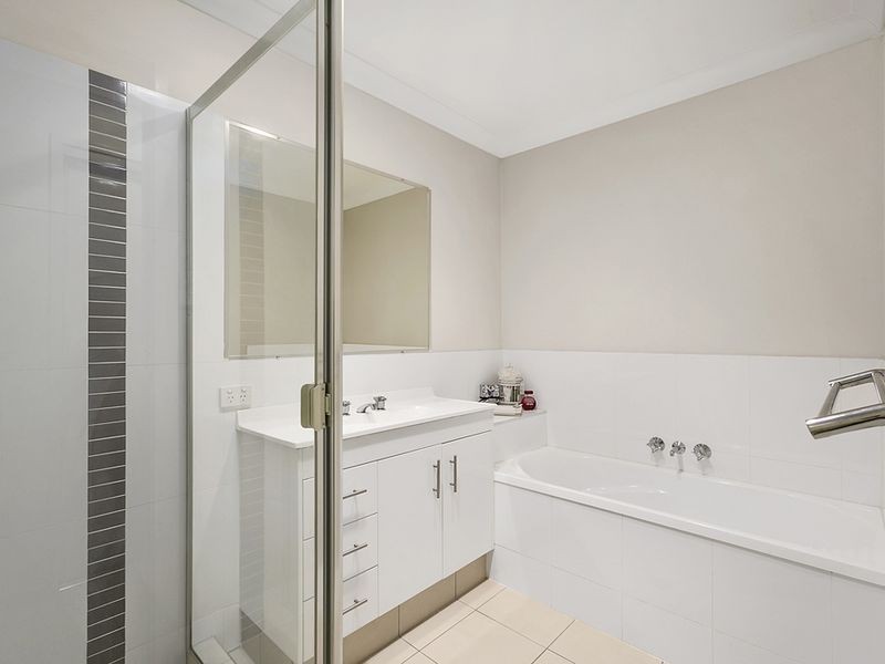 2/43 Barradeen Circuit, Pacific Pines QLD 4211