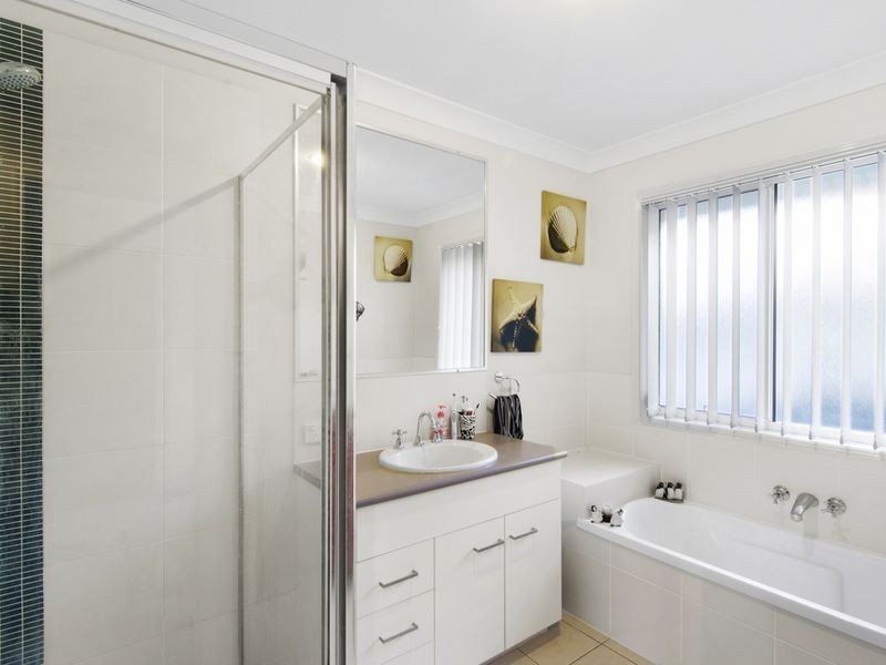 3 Stockdale Street, Pacific Pines QLD 4211