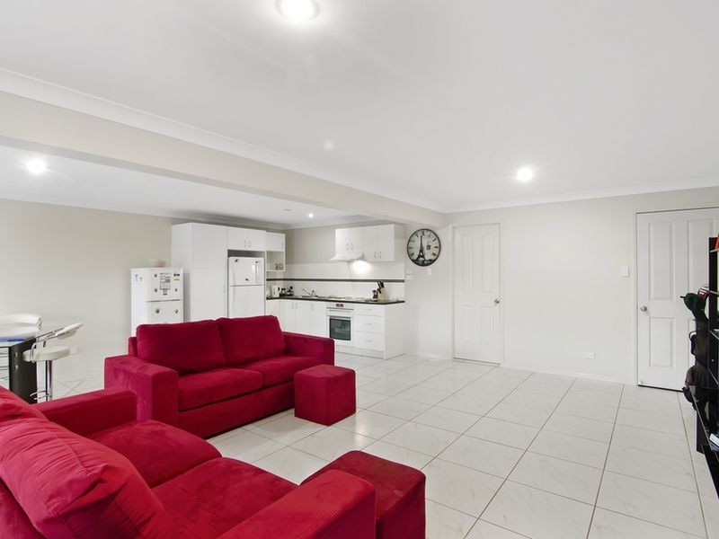 3 Stockdale Street, Pacific Pines QLD 4211