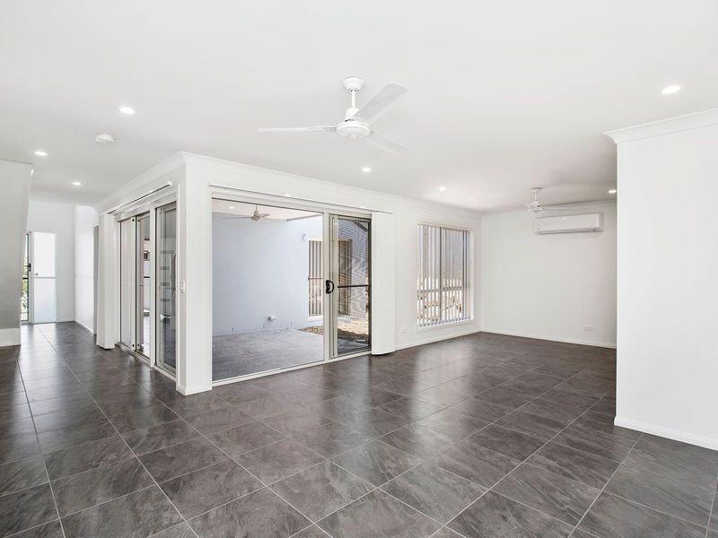 2/1 Riverwood Drive, Ashmore QLD 4214