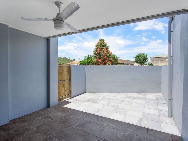 2/1 Riverwood Drive, Ashmore QLD 4214