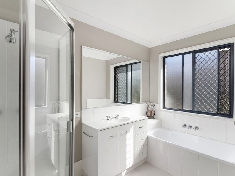 1 Harwood Place, Maudsland QLD 4210