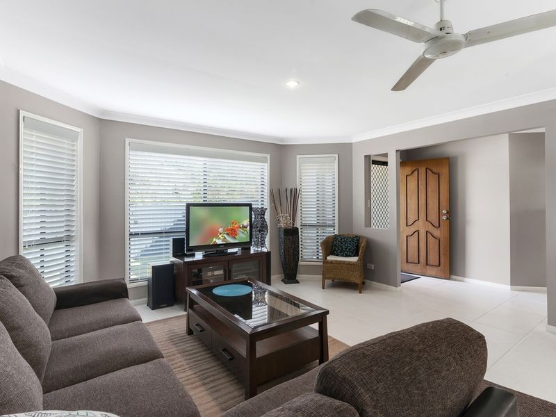 1 Harwood Place, Maudsland QLD 4210