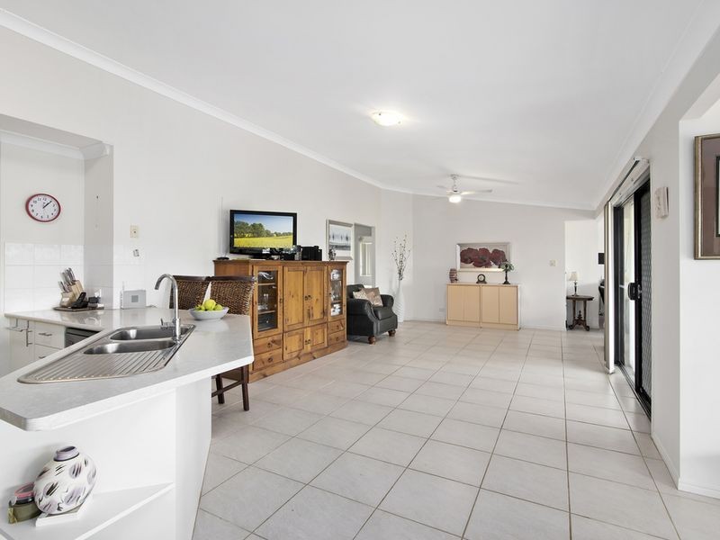 27 Hillary Circuit, Pacific Pines QLD 4211