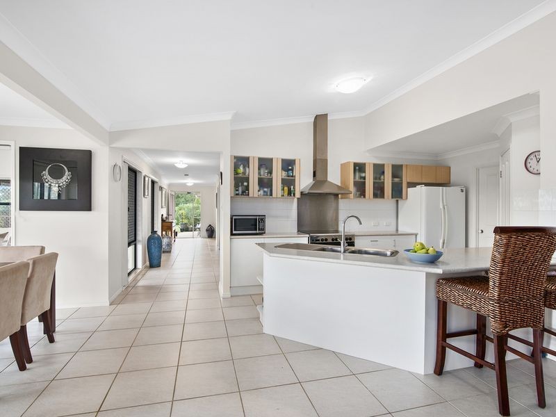 27 Hillary Circuit, Pacific Pines QLD 4211