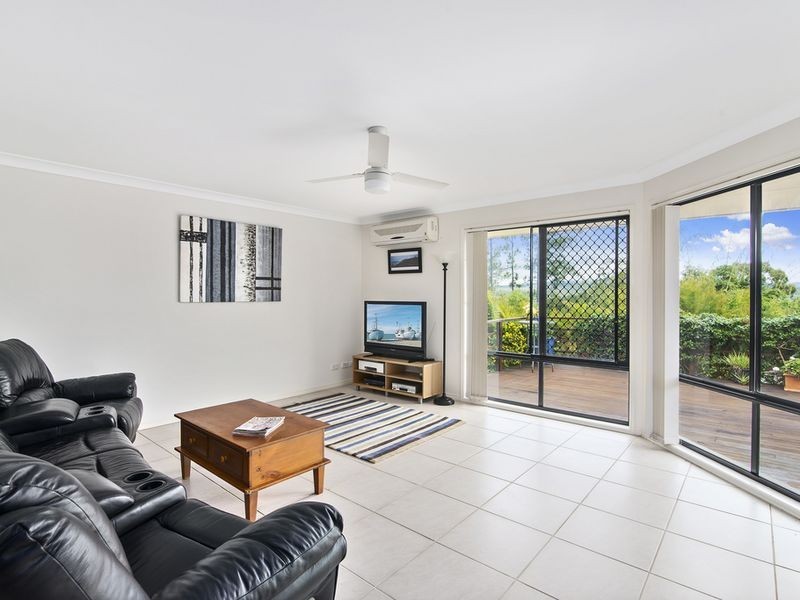 27 Hillary Circuit, Pacific Pines QLD 4211