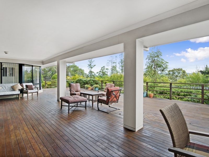 27 Hillary Circuit, Pacific Pines QLD 4211