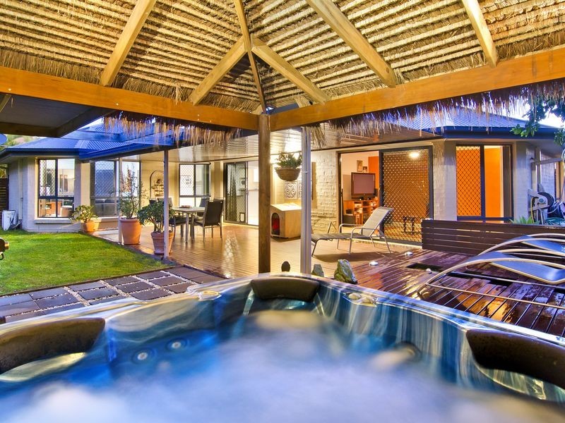 12 Ainsworth Street, Pacific Pines QLD 4211