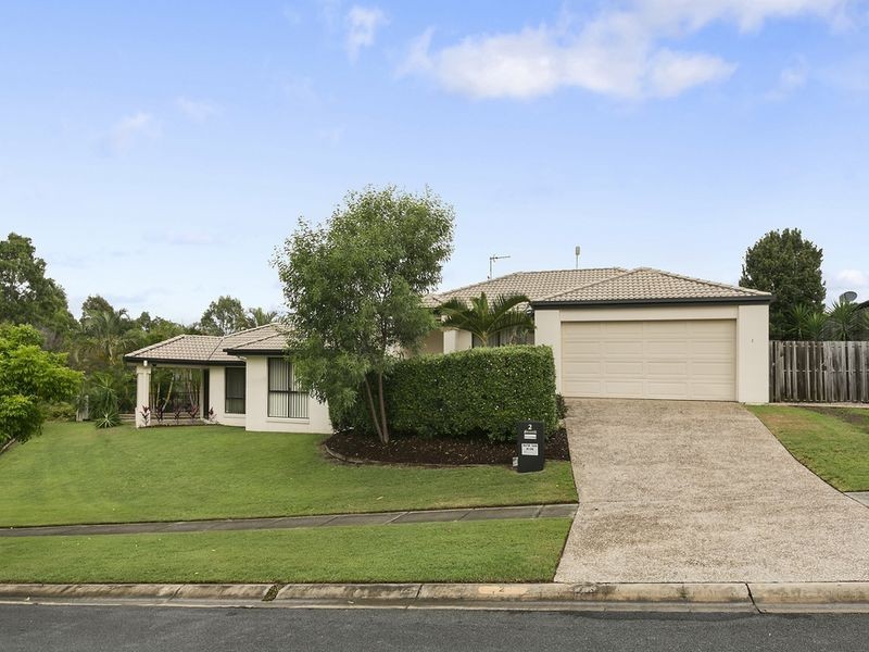 2 Springwood Avenue, Pacific Pines QLD 4211