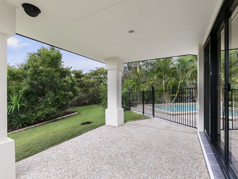 2 Springwood Avenue, Pacific Pines QLD 4211