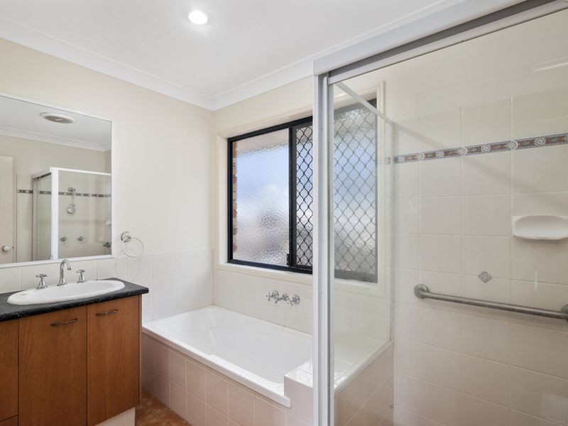 25 Hatutu Street, Pacific Pines QLD 4211