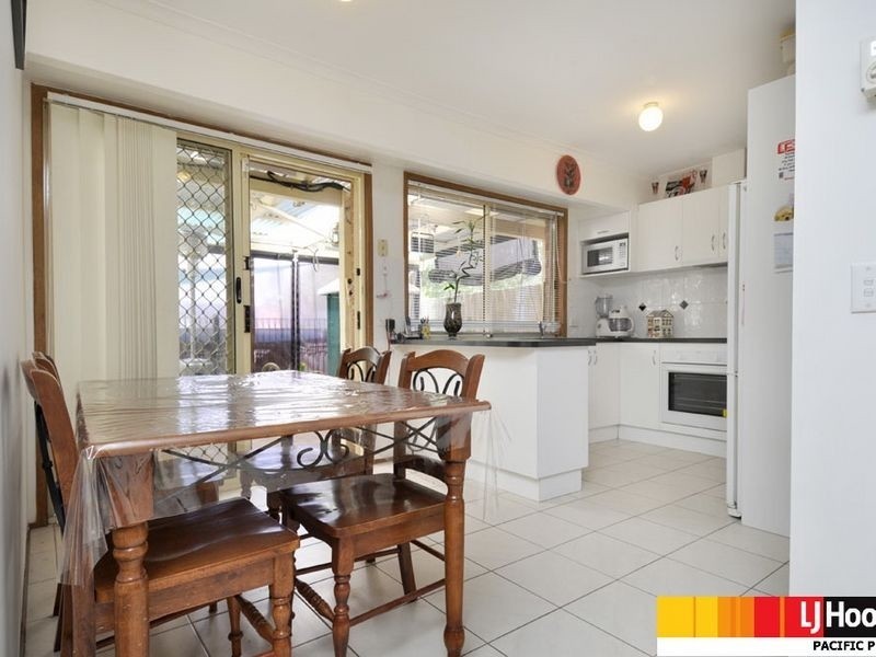 2/18 Paramount Place, Oxenford QLD 4210