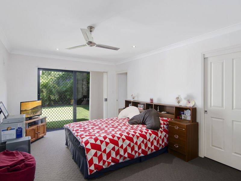 8 Argus Place, Pacific Pines QLD 4211
