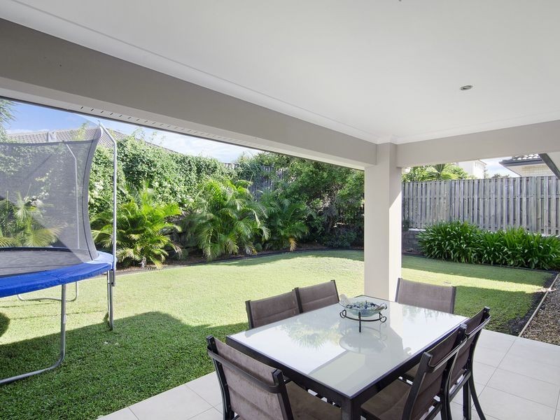 8 Argus Place, Pacific Pines QLD 4211