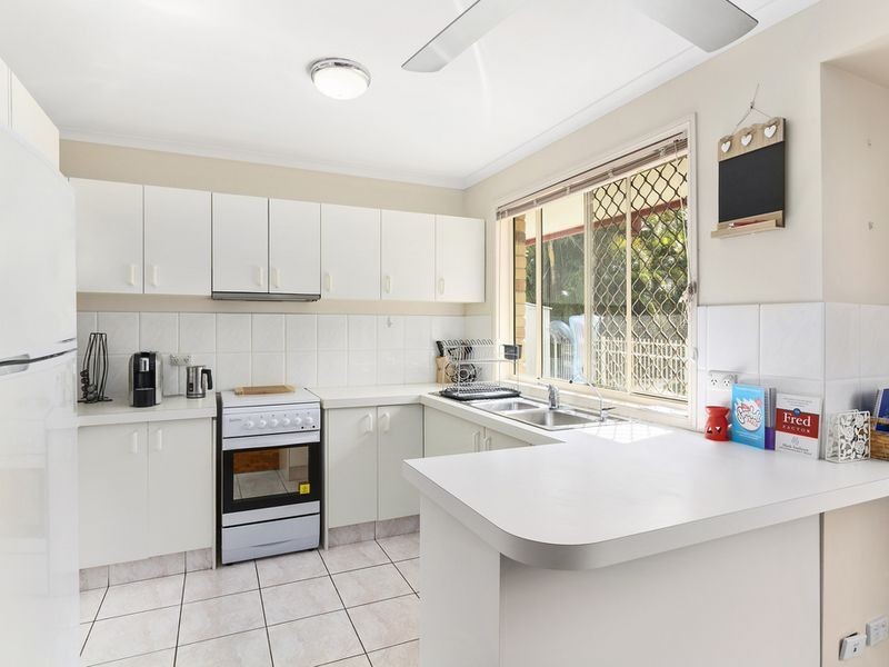 17 Pinehill Drive, Oxenford QLD 4210