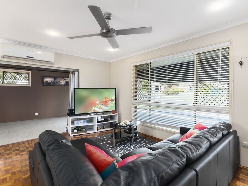 17 Pinehill Drive, Oxenford QLD 4210