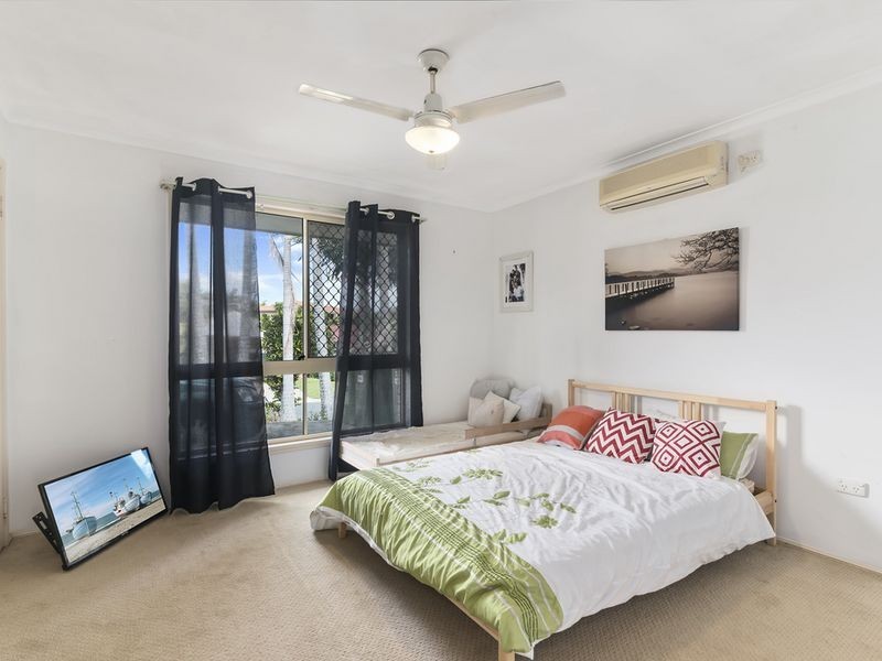 17 Pinehill Drive, Oxenford QLD 4210