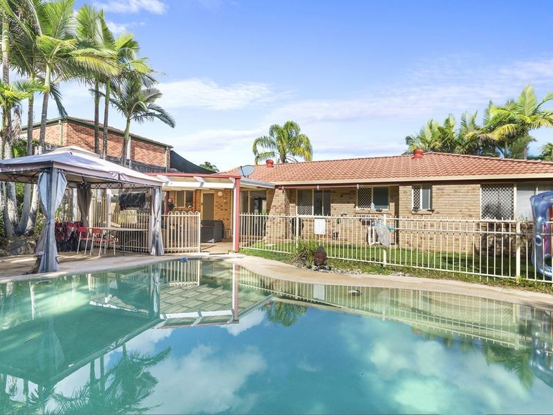 17 Pinehill Drive, Oxenford QLD 4210