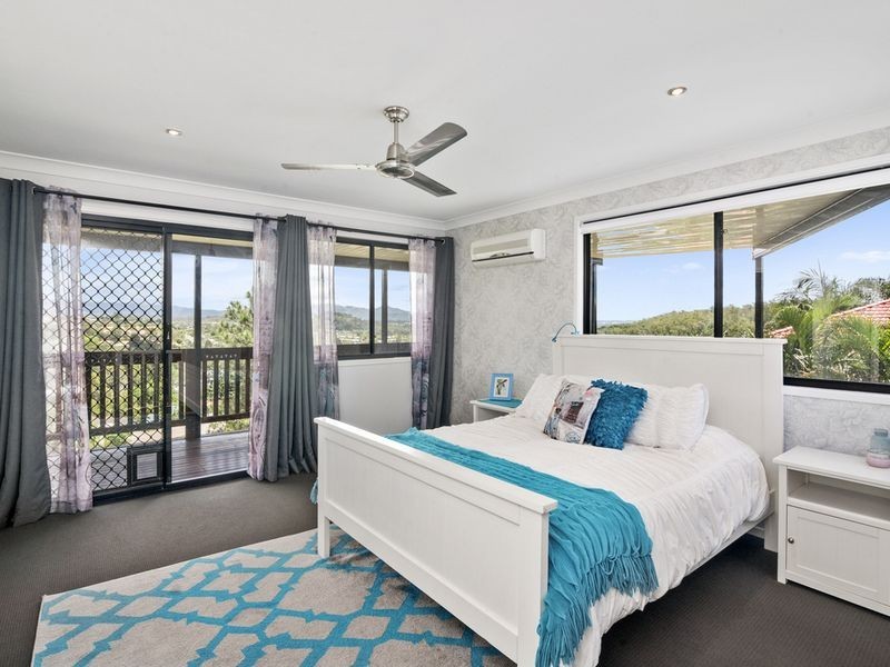 7 Allardyce Crescent, Pacific Pines QLD 4211