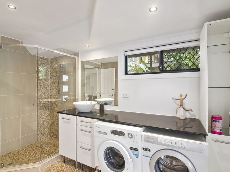 7 Allardyce Crescent, Pacific Pines QLD 4211