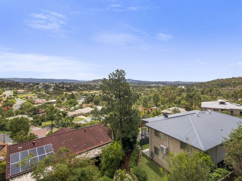 7 Allardyce Crescent, Pacific Pines QLD 4211