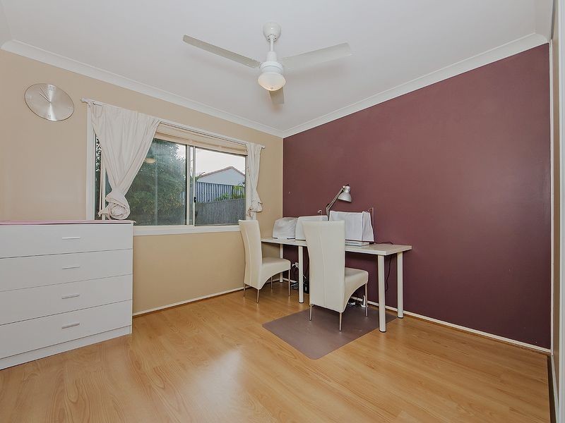 1 Lou Place, Pacific Pines QLD 4211