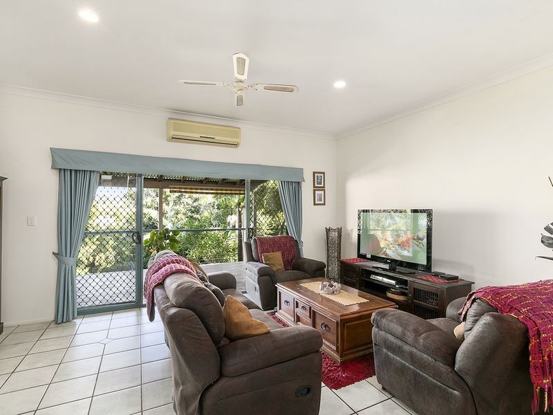 8 Corai Close, Pacific Pines QLD 4211