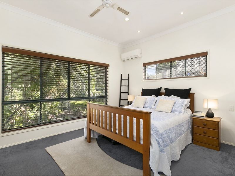 8 Corai Close, Pacific Pines QLD 4211