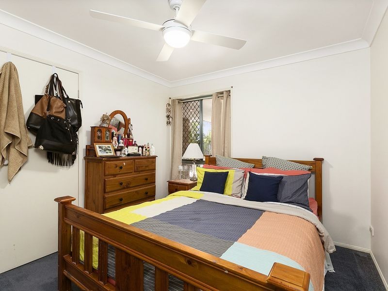 8 Corai Close, Pacific Pines QLD 4211