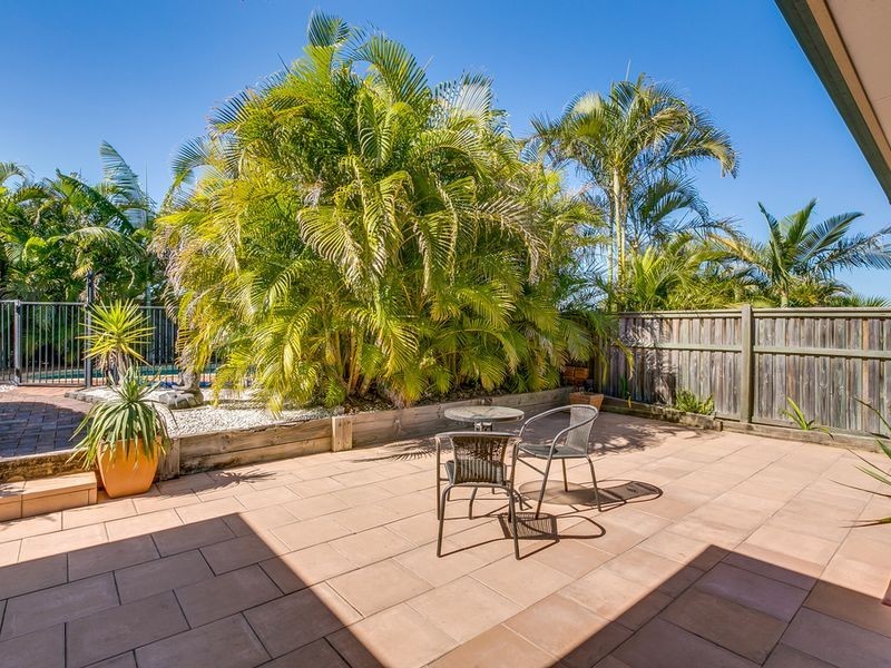 8 Corai Close, Pacific Pines QLD 4211