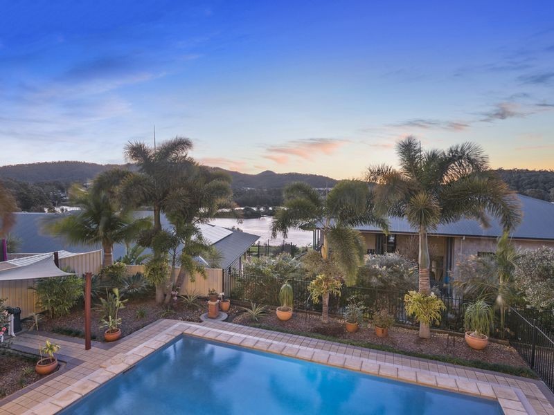 8 Paddy Place, Oxenford QLD 4210