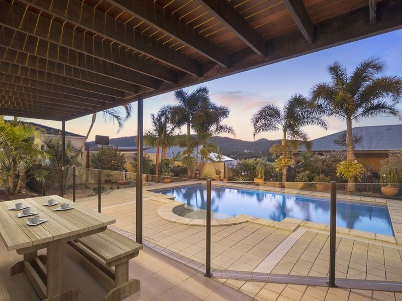 8 Paddy Place, Oxenford QLD 4210