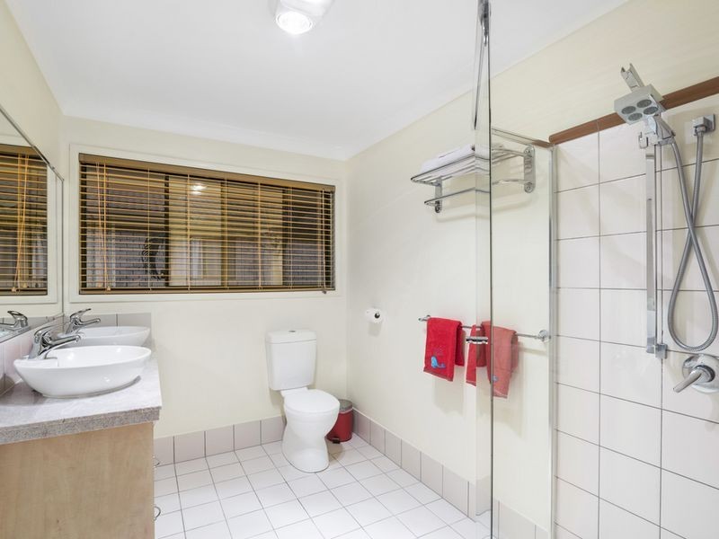 8 Paddy Place, Oxenford QLD 4210